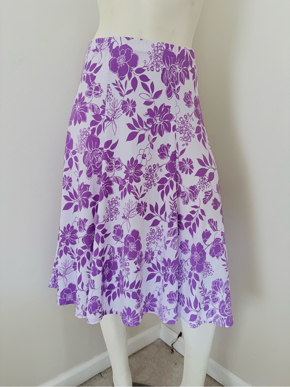 NEW Susan Graver Liquid Knit purple & white floral midi skirt